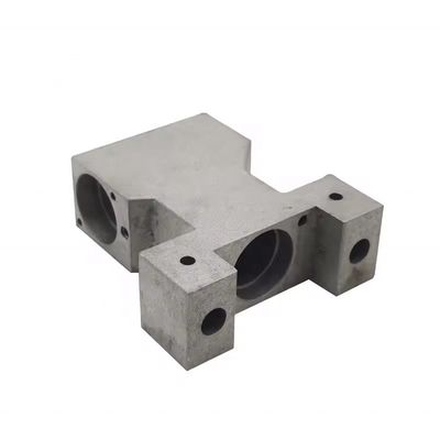 Procesamiento de piezas de hierro de aleación de zinc hechas a medida para máquinas de fundición a presión de aluminio